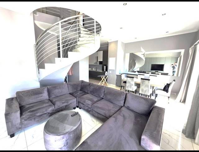 3 BEDROOM PROPERTY TO RENT IN SANDHURST